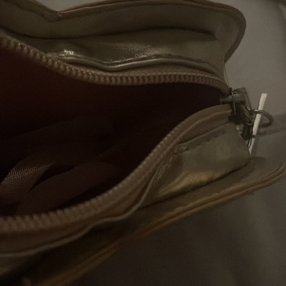 Guess Heart shaped bag - Picture 2 of 3